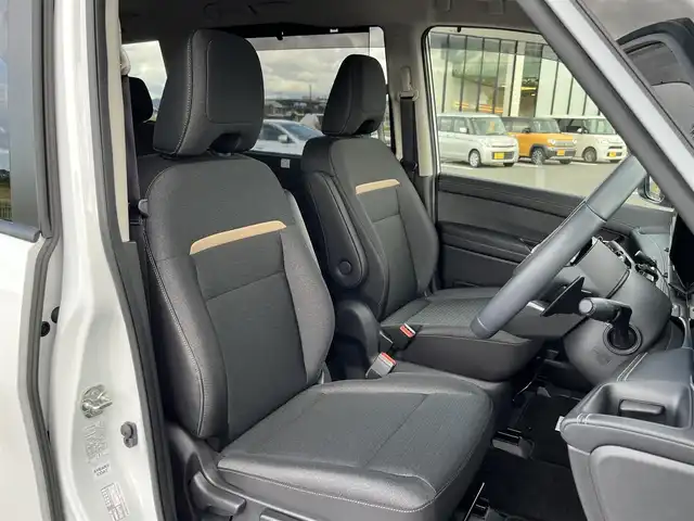 日産 セレナ ハイウェイスター V 鳥取県 2024(令6)年 1.2万km プリズムホワイト ４・W・D/社外ナビ/フルセグ/」BT/USB/アラウンドビューモニター/エマージェンシーブレーキ/レーダークルーズコントロール/両側パワースライド/電動パーキングブレーキ/LEDヘットライト/純正16インチアルミホイール/プッシュエンジンスタート/アイドリングストップ/フロアマット/ドアバイザー/保証書/取扱説明書/スペアキー