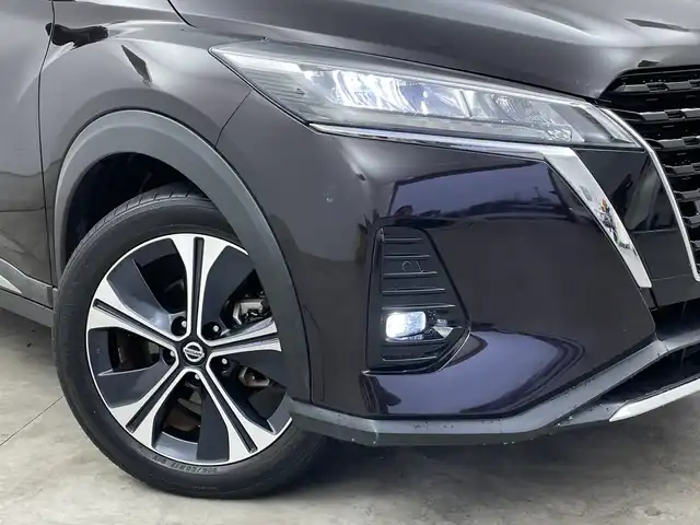 日産 キックス X 新潟県 2021(令3)年 4.3万km ナイトベールパープル ワンオーナー/純正メモリナビ/　フルセグTV/Bluetooth/CD/DVD/USB/プロパイロット/レーダークルーズコントロール/衝突被害軽減ブレーキ/レーンキープアシスト/アラウンドビューモニター/インテリジェントルームミラー/ハーフレザーシート/前席シートヒーター/ステアリングヒーター/ドライブレコーダー【DH5-D】/ビルトインETC/前後コーナーセンサー/横滑り防止装置/LEDヘッドライト/オートマチックハイビーム/レザーステアリング/ステアリングスイッチ