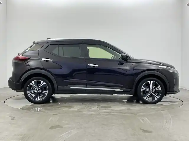 日産 キックス X 新潟県 2021(令3)年 4.3万km ナイトベールパープル ワンオーナー/純正メモリナビ/　フルセグTV/Bluetooth/CD/DVD/USB/プロパイロット/レーダークルーズコントロール/衝突被害軽減ブレーキ/レーンキープアシスト/アラウンドビューモニター/インテリジェントルームミラー/ハーフレザーシート/前席シートヒーター/ステアリングヒーター/ドライブレコーダー【DH5-D】/ビルトインETC/前後コーナーセンサー/横滑り防止装置/LEDヘッドライト/オートマチックハイビーム/レザーステアリング/ステアリングスイッチ