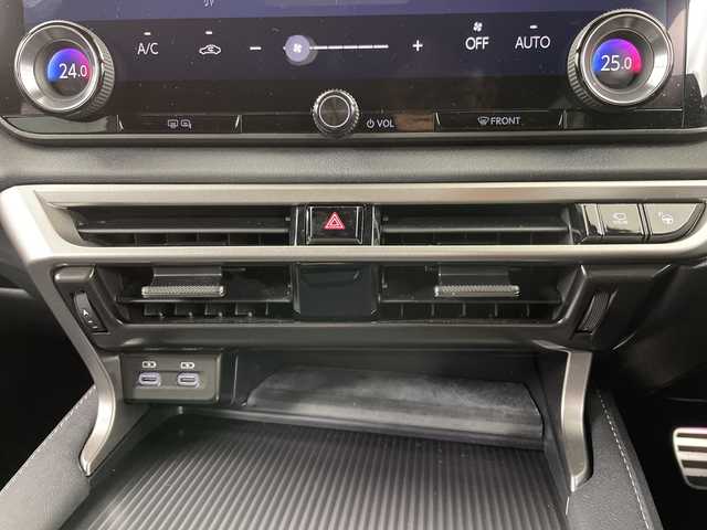 レクサス ＲＸ 500h Fスポーツパフォーマンス 道央・札幌 2023(令5)年 1.2万km ホワイトノーヴァガラスフレーク ・4WD /ムーンルーフ/・レクサスセーフティーシステム＋/・プリクラッシュセーフティ/・TRDフルエアロ/・純正ディスプレイオーディオナビ/・BT/USB/Miracast/フルセグTV/・AndroidAuto/AppleCarPlay/・パノラミックビューモニター/・パドルシフト/・デジタルインナーミラー/・パワーバックドア/・前席パワーシート/D席メモリシート/・全席シートヒーター&ベンチレーション/・ステアリングヒーター/ステアリングスイッチ/・ヘッドアップディスプレイ/・LEDオートライト/オートマチックハイビーム/・プッシュスタート/スマートキー×2