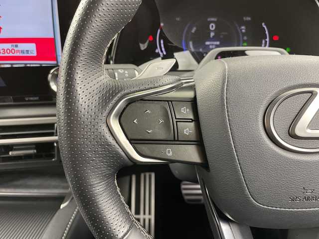 レクサス ＲＸ 500h Fスポーツパフォーマンス 道央・札幌 2023(令5)年 1.2万km ホワイトノーヴァガラスフレーク ・4WD /ムーンルーフ/・レクサスセーフティーシステム＋/・プリクラッシュセーフティ/・TRDフルエアロ/・純正ディスプレイオーディオナビ/・BT/USB/Miracast/フルセグTV/・AndroidAuto/AppleCarPlay/・パノラミックビューモニター/・パドルシフト/・デジタルインナーミラー/・パワーバックドア/・前席パワーシート/D席メモリシート/・全席シートヒーター&ベンチレーション/・ステアリングヒーター/ステアリングスイッチ/・ヘッドアップディスプレイ/・LEDオートライト/オートマチックハイビーム/・プッシュスタート/スマートキー×2