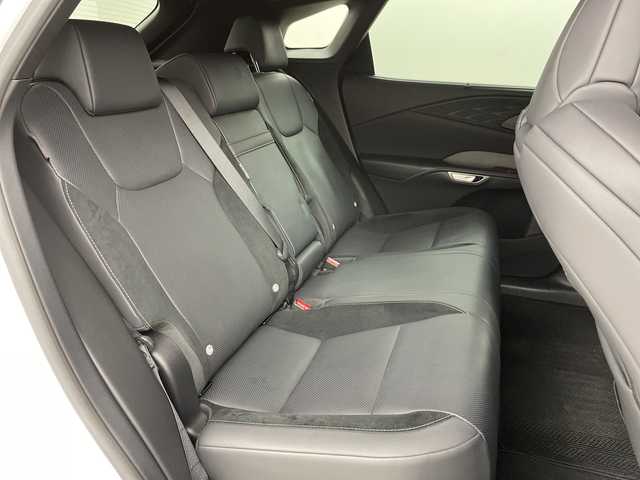 レクサス ＲＸ 500h Fスポーツパフォーマンス 道央・札幌 2023(令5)年 1.2万km ホワイトノーヴァガラスフレーク ・4WD /ムーンルーフ/・レクサスセーフティーシステム＋/・プリクラッシュセーフティ/・TRDフルエアロ/・純正ディスプレイオーディオナビ/・BT/USB/Miracast/フルセグTV/・AndroidAuto/AppleCarPlay/・パノラミックビューモニター/・パドルシフト/・デジタルインナーミラー/・パワーバックドア/・前席パワーシート/D席メモリシート/・全席シートヒーター&ベンチレーション/・ステアリングヒーター/ステアリングスイッチ/・ヘッドアップディスプレイ/・LEDオートライト/オートマチックハイビーム/・プッシュスタート/スマートキー×2