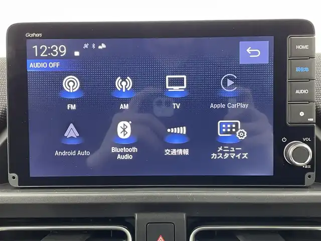 ホンダ フリード ハイブリット e:HEV AIR EX 大阪府 2025(令7)年 0.1千km プラチナホワイトパール ホンダセンシング/　・衝突軽減ブレーキ　CMBS/　・先行車発進お知らせ機能/　・アダプティブクルーズコントロール　ACC/　・車線維持支援システム　LKAS/　・トラフィックジャムアシスト/　・ブラインドスポットフォーメーション/　・誤発進抑制機能/　・後方お発進抑制機能/　・パーキングセンサーシステム/　・オートハイビーム/純正ナビ/　Bluetooth/ppleCarPlay/AndroidAuto/フルセグTV/バックカメラ/LEDオートライト/オートマチックハイビーム/コンビシート/ハーフレザーシート/シートヒーター/リアクーラー/ロールサンシェード/両側パワースライドドア/純正15インチアルミホイール/スマートキー