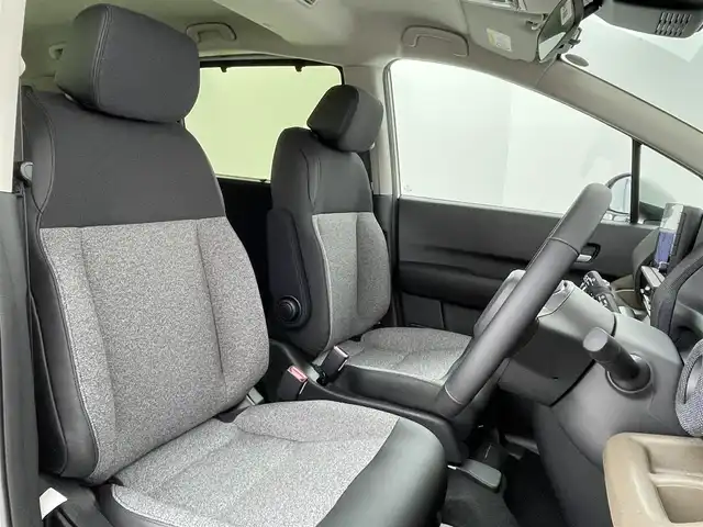 ホンダ フリード ハイブリット e:HEV AIR EX 大阪府 2025(令7)年 0.1千km プラチナホワイトパール ホンダセンシング/　・衝突軽減ブレーキ　CMBS/　・先行車発進お知らせ機能/　・アダプティブクルーズコントロール　ACC/　・車線維持支援システム　LKAS/　・トラフィックジャムアシスト/　・ブラインドスポットフォーメーション/　・誤発進抑制機能/　・後方お発進抑制機能/　・パーキングセンサーシステム/　・オートハイビーム/純正ナビ/　Bluetooth/ppleCarPlay/AndroidAuto/フルセグTV/バックカメラ/LEDオートライト/オートマチックハイビーム/コンビシート/ハーフレザーシート/シートヒーター/リアクーラー/ロールサンシェード/両側パワースライドドア/純正15インチアルミホイール/スマートキー