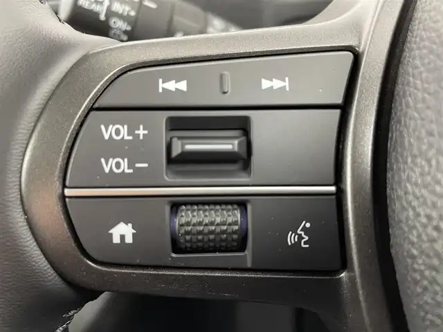 ホンダ フリード ハイブリット e:HEV AIR EX 大阪府 2025(令7)年 0.1千km プラチナホワイトパール ホンダセンシング/　・衝突軽減ブレーキ　CMBS/　・先行車発進お知らせ機能/　・アダプティブクルーズコントロール　ACC/　・車線維持支援システム　LKAS/　・トラフィックジャムアシスト/　・ブラインドスポットフォーメーション/　・誤発進抑制機能/　・後方お発進抑制機能/　・パーキングセンサーシステム/　・オートハイビーム/純正ナビ/　Bluetooth/ppleCarPlay/AndroidAuto/フルセグTV/バックカメラ/LEDオートライト/オートマチックハイビーム/コンビシート/ハーフレザーシート/シートヒーター/リアクーラー/ロールサンシェード/両側パワースライドドア/純正15インチアルミホイール/スマートキー