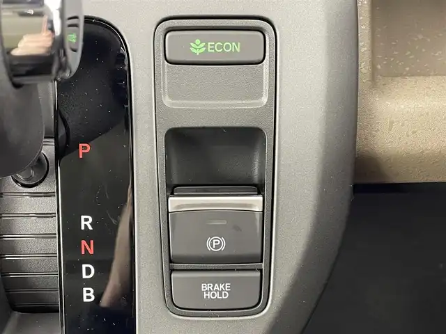 ホンダ フリード ハイブリット e:HEV AIR EX 大阪府 2025(令7)年 0.1千km プラチナホワイトパール ホンダセンシング/　・衝突軽減ブレーキ　CMBS/　・先行車発進お知らせ機能/　・アダプティブクルーズコントロール　ACC/　・車線維持支援システム　LKAS/　・トラフィックジャムアシスト/　・ブラインドスポットフォーメーション/　・誤発進抑制機能/　・後方お発進抑制機能/　・パーキングセンサーシステム/　・オートハイビーム/純正ナビ/　Bluetooth/ppleCarPlay/AndroidAuto/フルセグTV/バックカメラ/LEDオートライト/オートマチックハイビーム/コンビシート/ハーフレザーシート/シートヒーター/リアクーラー/ロールサンシェード/両側パワースライドドア/純正15インチアルミホイール/スマートキー