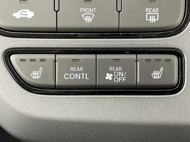 ホンダ フリード ハイブリット e:HEV AIR EX 大阪府 2025(令7)年 0.1千km プラチナホワイトパール ホンダセンシング/　・衝突軽減ブレーキ　CMBS/　・先行車発進お知らせ機能/　・アダプティブクルーズコントロール　ACC/　・車線維持支援システム　LKAS/　・トラフィックジャムアシスト/　・ブラインドスポットフォーメーション/　・誤発進抑制機能/　・後方お発進抑制機能/　・パーキングセンサーシステム/　・オートハイビーム/純正ナビ/　Bluetooth/ppleCarPlay/AndroidAuto/フルセグTV/バックカメラ/LEDオートライト/オートマチックハイビーム/コンビシート/ハーフレザーシート/シートヒーター/リアクーラー/ロールサンシェード/両側パワースライドドア/純正15インチアルミホイール/スマートキー