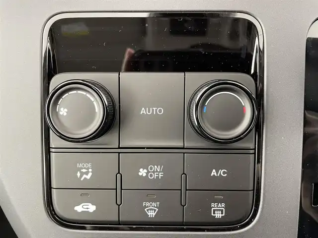 ホンダ フリード ハイブリット e:HEV AIR EX 大阪府 2025(令7)年 0.1千km プラチナホワイトパール ホンダセンシング/　・衝突軽減ブレーキ　CMBS/　・先行車発進お知らせ機能/　・アダプティブクルーズコントロール　ACC/　・車線維持支援システム　LKAS/　・トラフィックジャムアシスト/　・ブラインドスポットフォーメーション/　・誤発進抑制機能/　・後方お発進抑制機能/　・パーキングセンサーシステム/　・オートハイビーム/純正ナビ/　Bluetooth/ppleCarPlay/AndroidAuto/フルセグTV/バックカメラ/LEDオートライト/オートマチックハイビーム/コンビシート/ハーフレザーシート/シートヒーター/リアクーラー/ロールサンシェード/両側パワースライドドア/純正15インチアルミホイール/スマートキー