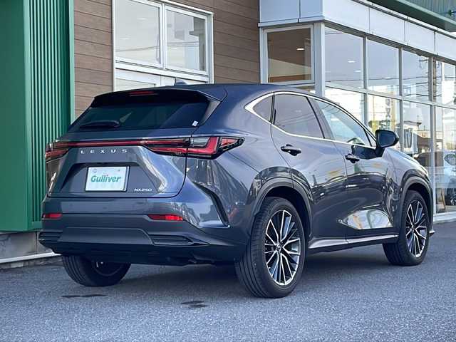 レクサス ＮＸ 250 バージョンL 岐阜県 2023(令5)年 2.1万km ソニッククロム 禁煙車/純正ナビ/パノラミックビューモニター/プリクラッシュセーフティ/レーダークルーズコントロール/ＬＫＡ/クリアランスソナー/ＨＵＤ/ＢＳＭ/電子パーキングブレーキ/ブレーキホールド/ロードサインアシスト/赤レザーシート/パワーシート/シートヒーター（全席）/ベンチレーション/ステアリングヒーター/パドルシフト/純正AW/ビルトインETC/前後ドラレコ/シートメモリー/アイドリングストップ/ドライブモードセレクト