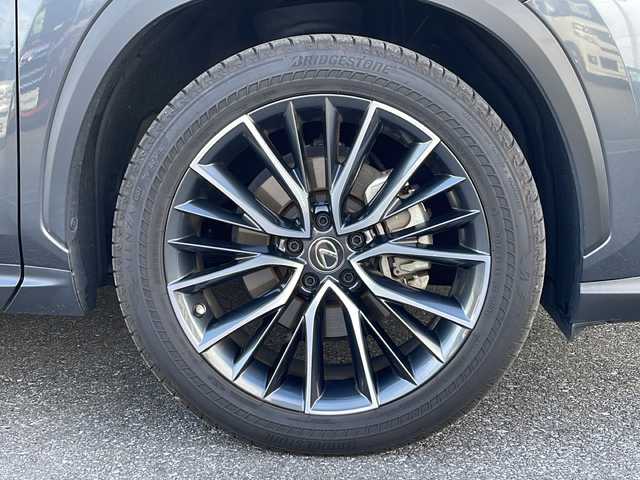 レクサス ＮＸ 250 バージョンL 岐阜県 2023(令5)年 2.1万km ソニッククロム 禁煙車/純正ナビ/パノラミックビューモニター/プリクラッシュセーフティ/レーダークルーズコントロール/ＬＫＡ/クリアランスソナー/ＨＵＤ/ＢＳＭ/電子パーキングブレーキ/ブレーキホールド/ロードサインアシスト/赤レザーシート/パワーシート/シートヒーター（全席）/ベンチレーション/ステアリングヒーター/パドルシフト/純正AW/ビルトインETC/前後ドラレコ/シートメモリー/アイドリングストップ/ドライブモードセレクト