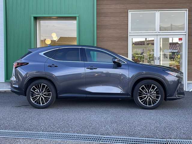 レクサス ＮＸ 250 バージョンL 岐阜県 2023(令5)年 2.1万km ソニッククロム 禁煙車/純正ナビ/パノラミックビューモニター/プリクラッシュセーフティ/レーダークルーズコントロール/ＬＫＡ/クリアランスソナー/ＨＵＤ/ＢＳＭ/電子パーキングブレーキ/ブレーキホールド/ロードサインアシスト/赤レザーシート/パワーシート/シートヒーター（全席）/ベンチレーション/ステアリングヒーター/パドルシフト/純正AW/ビルトインETC/前後ドラレコ/シートメモリー/アイドリングストップ/ドライブモードセレクト