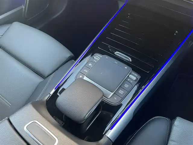 メルセデス・ベンツ Ｍ・ベンツ ＧＬＢ２００ｄ 4マチック AMGライン 東京都 2022(令4)年 2.5万km デジタルホワイト レザーエクスクルーシブＰＫＧ/純正ナビ／ＴＶ/３６０°カメラ/前後ドラレコ/ＥＴＣ/パワーバックドア/４ＷＤ/パワーシート/シートヒーター/ＡＣＣ/ＢＳＭ/ＬＫＡ/スマートキー