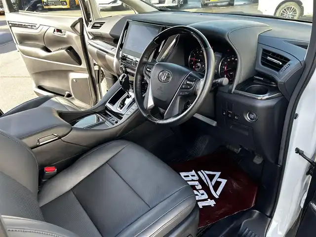 トヨタ アルファード S Cパッケージ 道北・旭川 2022(令4)年 4.3万km ホワイトパールクリスタルシャイン JBLサウンドシステム/全方位カメラ/フルセグTV/フリップダウンモニター/デジタルインナーミラー/両側パワースライドドア/パワーバックドア/レザーシート/前席シートヒーター/ステアリングヒーター/1列目2列目パワーシート/寒冷地仕様