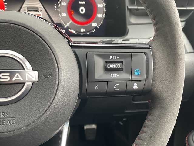 日産 オーラ 福岡県 2023(令5)年 1.5万km ピュアホワイトパール / スーパーブラック 2トーン 純正メーカーナビ/（フルセグTV/BT/USB/HDMI/AM/FM）/全方位カメラ/バックカメラ/nismoフルエアロ/プロパイロット/デジタルインナーミラー/レーダークルーズコントロール/ブラインドスポットモニター/置くだけ充電/電動パーキングブレーキ/オートホールド/純正17インチアルミホイール/ETC2.0/前後ドライブレコーダー/アイドリングストップ/スマートキー/スペアキー/純正フロアマット/ハーフレザーシート/車線逸脱警報/オートマチックハイビーム/LEDヘッドライト/ステアリングスイッチ/フォグランプ/ドアバイザー