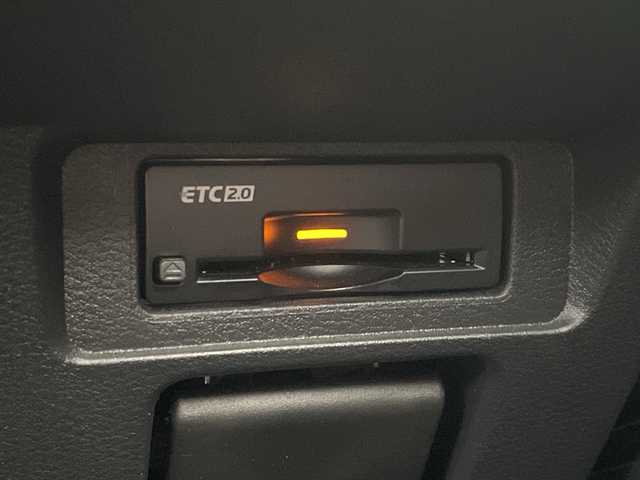 日産 オーラ 福岡県 2023(令5)年 1.5万km ピュアホワイトパール / スーパーブラック 2トーン 純正メーカーナビ/（フルセグTV/BT/USB/HDMI/AM/FM）/全方位カメラ/バックカメラ/nismoフルエアロ/プロパイロット/デジタルインナーミラー/レーダークルーズコントロール/ブラインドスポットモニター/置くだけ充電/電動パーキングブレーキ/オートホールド/純正17インチアルミホイール/ETC2.0/前後ドライブレコーダー/アイドリングストップ/スマートキー/スペアキー/純正フロアマット/ハーフレザーシート/車線逸脱警報/オートマチックハイビーム/LEDヘッドライト/ステアリングスイッチ/フォグランプ/ドアバイザー