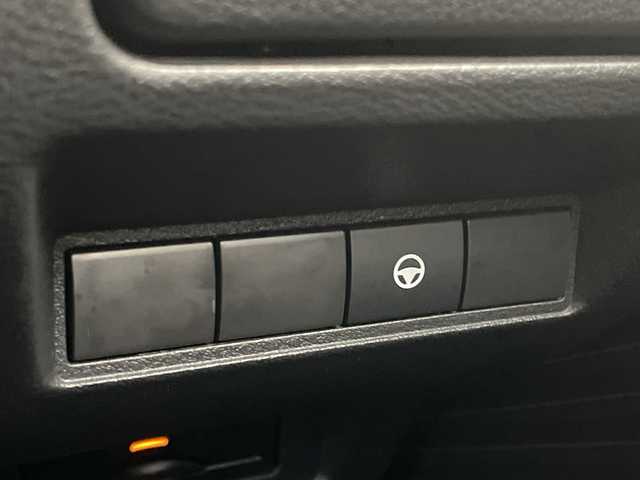 日産 オーラ 福岡県 2023(令5)年 1.5万km ピュアホワイトパール / スーパーブラック 2トーン 純正メーカーナビ/（フルセグTV/BT/USB/HDMI/AM/FM）/全方位カメラ/バックカメラ/nismoフルエアロ/プロパイロット/デジタルインナーミラー/レーダークルーズコントロール/ブラインドスポットモニター/置くだけ充電/電動パーキングブレーキ/オートホールド/純正17インチアルミホイール/ETC2.0/前後ドライブレコーダー/アイドリングストップ/スマートキー/スペアキー/純正フロアマット/ハーフレザーシート/車線逸脱警報/オートマチックハイビーム/LEDヘッドライト/ステアリングスイッチ/フォグランプ/ドアバイザー