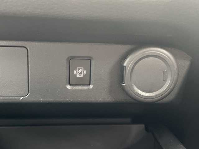 日産 オーラ 福岡県 2023(令5)年 1.5万km ピュアホワイトパール / スーパーブラック 2トーン 純正メーカーナビ/（フルセグTV/BT/USB/HDMI/AM/FM）/全方位カメラ/バックカメラ/nismoフルエアロ/プロパイロット/デジタルインナーミラー/レーダークルーズコントロール/ブラインドスポットモニター/置くだけ充電/電動パーキングブレーキ/オートホールド/純正17インチアルミホイール/ETC2.0/前後ドライブレコーダー/アイドリングストップ/スマートキー/スペアキー/純正フロアマット/ハーフレザーシート/車線逸脱警報/オートマチックハイビーム/LEDヘッドライト/ステアリングスイッチ/フォグランプ/ドアバイザー