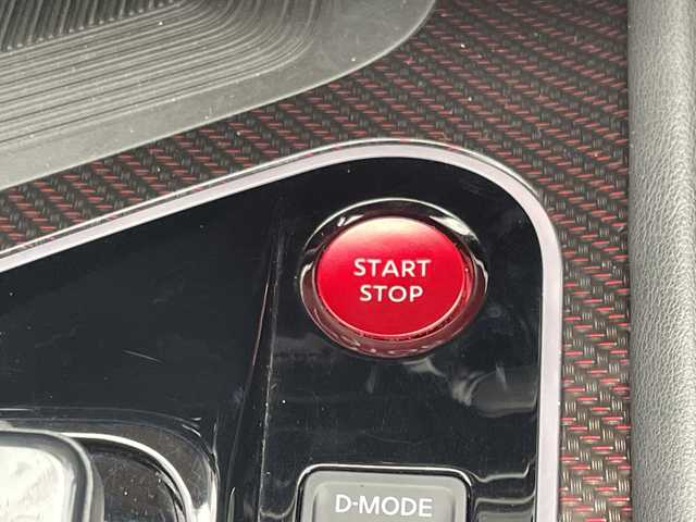 日産 オーラ 福岡県 2023(令5)年 1.5万km ピュアホワイトパール / スーパーブラック 2トーン 純正メーカーナビ/（フルセグTV/BT/USB/HDMI/AM/FM）/全方位カメラ/バックカメラ/nismoフルエアロ/プロパイロット/デジタルインナーミラー/レーダークルーズコントロール/ブラインドスポットモニター/置くだけ充電/電動パーキングブレーキ/オートホールド/純正17インチアルミホイール/ETC2.0/前後ドライブレコーダー/アイドリングストップ/スマートキー/スペアキー/純正フロアマット/ハーフレザーシート/車線逸脱警報/オートマチックハイビーム/LEDヘッドライト/ステアリングスイッチ/フォグランプ/ドアバイザー