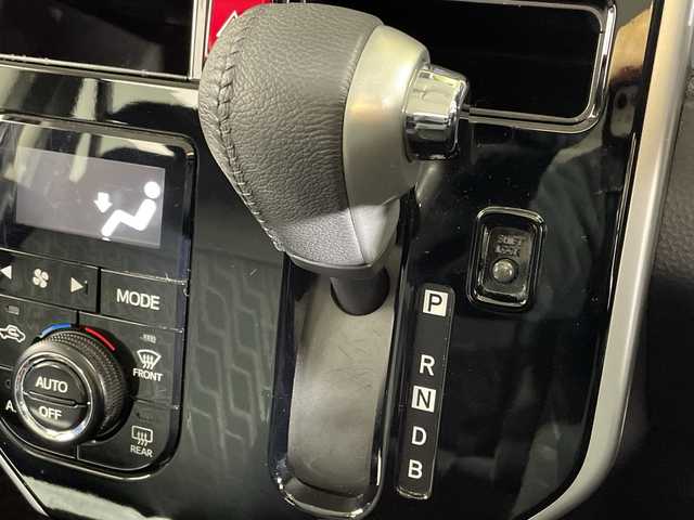 トヨタ タンク カスタムG－T 神奈川県 2020(令2)年 4.1万km ブラックマイカメタリック 純正7インチSDナビ(NSZT-W68T)/スマートアシストII/ドライブレコーダー/ブラインドスポットモニター/衝突被害軽減システム/バックカメラ/クルーズコントロール/両側パワースライドドア/横滑り防止装置/ETC/アイドリングストップ/LEDヘッドライト/フォグランプ/オートライト/ウィンカーミラー/電動格納ミラー/純正15インチAW/シートリフター/プッシュスタート/スマートキー/フロアマット