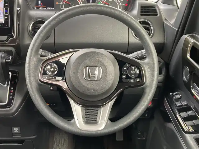 ホンダ Ｎ ＢＯＸ カスタム G L ホンダセンシング 静岡県 2018(平30)年 9.5万km プレミアムグラマラスブロンズP (株)IDOMが運営する【じしゃロン焼津店】の自社ローン対象車両になります。こちらは現金ご利用時の価格です。/自社ローンご希望の方は別途その旨お申付け下さい。 /純正メモリナビ/（フルセグＴＶ/Ｂｌｕｅｔｏｏｔｈ接続/ＣＤ/ＤＶＤ/ミュージックサーバー）/片側パワースライドドア/バックカメラ/衝突軽減ブレーキ/レーンキープアシスト/レーダークルーズ/ビルトインＥＴＣ/LEDヘッドライト/オートライト/プッシュスタート＆スマートキー