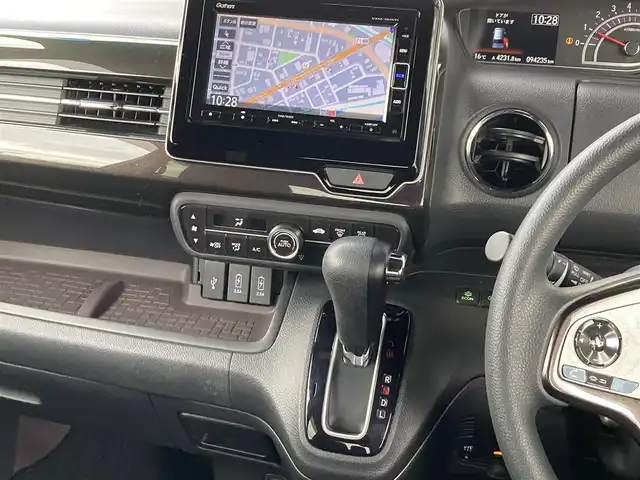 ホンダ Ｎ ＢＯＸ カスタム G L ホンダセンシング 静岡県 2018(平30)年 9.5万km プレミアムグラマラスブロンズP (株)IDOMが運営する【じしゃロン焼津店】の自社ローン対象車両になります。こちらは現金ご利用時の価格です。/自社ローンご希望の方は別途その旨お申付け下さい。 /純正メモリナビ/（フルセグＴＶ/Ｂｌｕｅｔｏｏｔｈ接続/ＣＤ/ＤＶＤ/ミュージックサーバー）/片側パワースライドドア/バックカメラ/衝突軽減ブレーキ/レーンキープアシスト/レーダークルーズ/ビルトインＥＴＣ/LEDヘッドライト/オートライト/プッシュスタート＆スマートキー