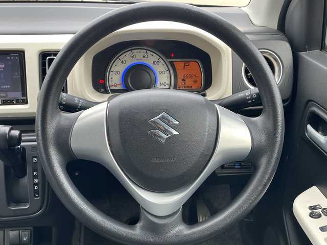 スズキ アルト X 群馬県 2016(平28)年 6.7万km ピュアレッド カロッツェリアナビ/CD・DVD・SD/Bluetooth・フルセグ/TVキット/ビルトインETC/横滑り防止装置/衝突軽減ブレーキ/アイドリングストップ/純正アルミホイール/純正フロアマット/取説・保証書/プッシュスタート/スマートキー