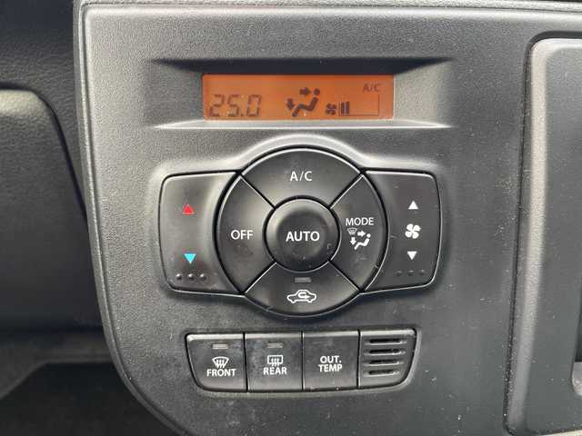 スズキ アルト X 群馬県 2016(平28)年 6.7万km ピュアレッド カロッツェリアナビ/CD・DVD・SD/Bluetooth・フルセグ/TVキット/ビルトインETC/横滑り防止装置/衝突軽減ブレーキ/アイドリングストップ/純正アルミホイール/純正フロアマット/取説・保証書/プッシュスタート/スマートキー