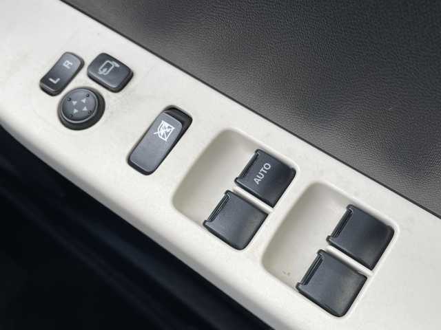 スズキ アルト X 群馬県 2016(平28)年 6.7万km ピュアレッド カロッツェリアナビ/CD・DVD・SD/Bluetooth・フルセグ/TVキット/ビルトインETC/横滑り防止装置/衝突軽減ブレーキ/アイドリングストップ/純正アルミホイール/純正フロアマット/取説・保証書/プッシュスタート/スマートキー