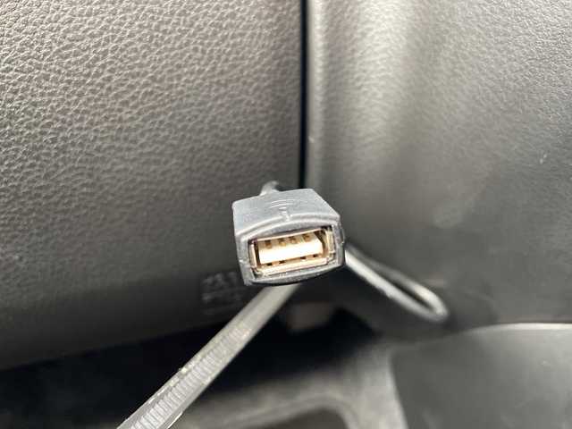 スズキ アルト X 群馬県 2016(平28)年 6.7万km ピュアレッド カロッツェリアナビ/CD・DVD・SD/Bluetooth・フルセグ/TVキット/ビルトインETC/横滑り防止装置/衝突軽減ブレーキ/アイドリングストップ/純正アルミホイール/純正フロアマット/取説・保証書/プッシュスタート/スマートキー