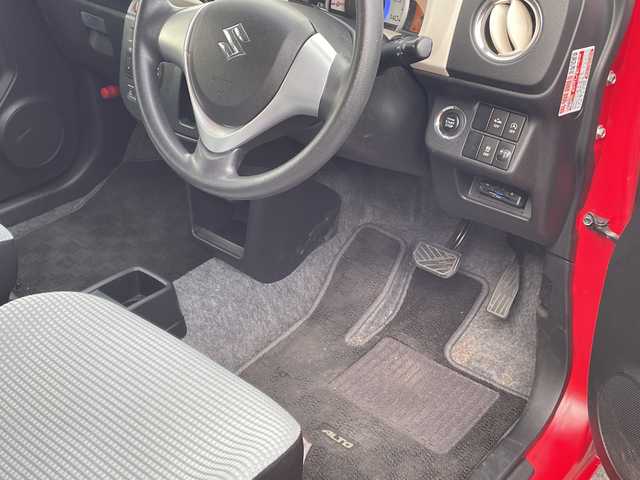 スズキ アルト X 群馬県 2016(平28)年 6.7万km ピュアレッド カロッツェリアナビ/CD・DVD・SD/Bluetooth・フルセグ/TVキット/ビルトインETC/横滑り防止装置/衝突軽減ブレーキ/アイドリングストップ/純正アルミホイール/純正フロアマット/取説・保証書/プッシュスタート/スマートキー