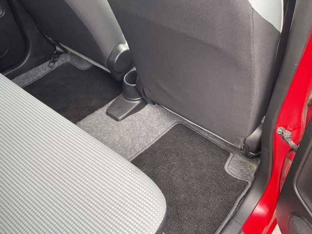 スズキ アルト X 群馬県 2016(平28)年 6.7万km ピュアレッド カロッツェリアナビ/CD・DVD・SD/Bluetooth・フルセグ/TVキット/ビルトインETC/横滑り防止装置/衝突軽減ブレーキ/アイドリングストップ/純正アルミホイール/純正フロアマット/取説・保証書/プッシュスタート/スマートキー