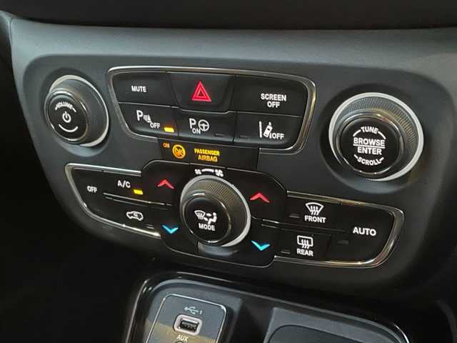 クライスラー・ジープ ジープ コンパス リミテッド 愛知県 2020(令2)年 3.5万km 白 純正ナビ/フルセグTV/バックカメラ/黒革シート/シートヒーター/アクティブクルーズコントロール/レーンキープアシスト/パークアシスト/コーナーセンサー/ブラインドスポットモニター/スマートキー/プッシュスタート