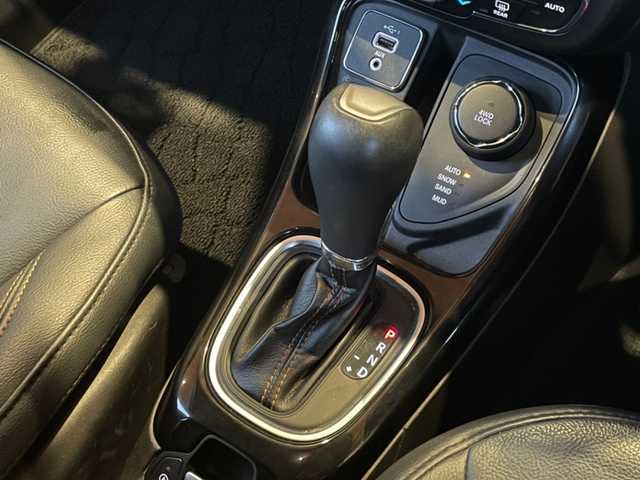 クライスラー・ジープ ジープ コンパス リミテッド 愛知県 2020(令2)年 3.5万km 白 純正ナビ/フルセグTV/バックカメラ/黒革シート/シートヒーター/アクティブクルーズコントロール/レーンキープアシスト/パークアシスト/コーナーセンサー/ブラインドスポットモニター/スマートキー/プッシュスタート