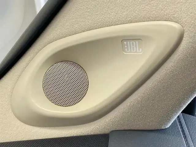 トヨタ ランドクルーザー ZX 岐阜県 2023(令5)年 0.4万km ブラック ワンオーナー/純正12.3インチナビ/(コネクティッドナビ対応)Plus/フルセグTV/Bluetooth/CD/DVD/JBL(14スピーカー/12chオーディオアンプ)/リヤシートエンターテインメントシステム/モデリスタフルエアロ/ムーンルーフ/パノラミックビューモニター/本革ベージュシート/電動デフロック(リヤ)/クールボックス/ルーフレール/IR(赤外線)カットフィルム/プロジェクションカーテシイルミ/メッキドアミラーカバー/ウッド調ステアリング/360°ドライブレコーダー(DC5001DT)/ブラインドスポットモニター/ヘッドアップディスプレイ/トヨタセーフティセンス/・プリクラッシュセーフティ/・レーダークルーズコントロール/・レーントレーシングアシスト/・レーンディパーチャーアラート/・アダプティブハイビームシステム/・オートマチックハイビーム/・ドライバー異常時対応システム/指紋認証スタートスイッチ/フロント・セカンドシートヒーター/シートベンチレーション/ハンズフリーパワーバックドア/100V電源/ビルトインETC2.0/純正20インチAW/純正フロアマット(エクセレントタイプ)