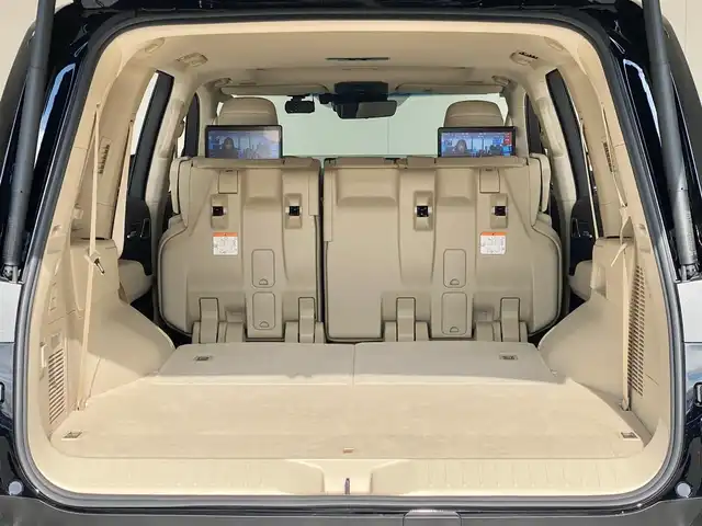 トヨタ ランドクルーザー ZX 岐阜県 2023(令5)年 0.4万km ブラック ワンオーナー/純正12.3インチナビ/(コネクティッドナビ対応)Plus/フルセグTV/Bluetooth/CD/DVD/JBL(14スピーカー/12chオーディオアンプ)/リヤシートエンターテインメントシステム/モデリスタフルエアロ/ムーンルーフ/パノラミックビューモニター/本革ベージュシート/電動デフロック(リヤ)/クールボックス/ルーフレール/IR(赤外線)カットフィルム/プロジェクションカーテシイルミ/メッキドアミラーカバー/ウッド調ステアリング/360°ドライブレコーダー(DC5001DT)/ブラインドスポットモニター/ヘッドアップディスプレイ/トヨタセーフティセンス/・プリクラッシュセーフティ/・レーダークルーズコントロール/・レーントレーシングアシスト/・レーンディパーチャーアラート/・アダプティブハイビームシステム/・オートマチックハイビーム/・ドライバー異常時対応システム/指紋認証スタートスイッチ/フロント・セカンドシートヒーター/シートベンチレーション/ハンズフリーパワーバックドア/100V電源/ビルトインETC2.0/純正20インチAW/純正フロアマット(エクセレントタイプ)