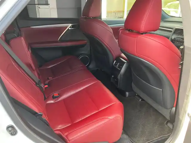 レクサス ＲＸ 200t Fスポーツ 山口県 2017(平29)年 6.9万km ホワイトノーヴァガラスフレーク 純正SDナビ・フルセグTV/サイド・バックカメラ/パノラマガラスサンルーフ/赤レザーシート/・パワーシート/・シートベンチレーション/・シートヒーター/ステアリングヒーター/レーダークルーズコントロール/プリクラッシュセーフティ/レーンキープアシスト/ブラインドスポットモニター/ヘッドアップディスプレイ/インテリジェントクリアランスソナー/パワーバックドア/LEDオートライト/LEDフォグ/スマートキー、カードキー/ETC2.0