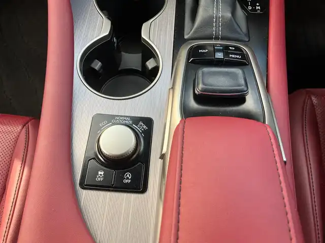 レクサス ＲＸ 200t Fスポーツ 山口県 2017(平29)年 6.9万km ホワイトノーヴァガラスフレーク 純正SDナビ・フルセグTV/サイド・バックカメラ/パノラマガラスサンルーフ/赤レザーシート/・パワーシート/・シートベンチレーション/・シートヒーター/ステアリングヒーター/レーダークルーズコントロール/プリクラッシュセーフティ/レーンキープアシスト/ブラインドスポットモニター/ヘッドアップディスプレイ/インテリジェントクリアランスソナー/パワーバックドア/LEDオートライト/LEDフォグ/スマートキー、カードキー/ETC2.0