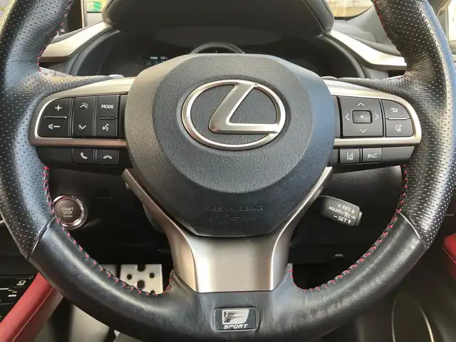 レクサス ＲＸ 200t Fスポーツ 山口県 2017(平29)年 6.9万km ホワイトノーヴァガラスフレーク 純正SDナビ・フルセグTV/サイド・バックカメラ/パノラマガラスサンルーフ/赤レザーシート/・パワーシート/・シートベンチレーション/・シートヒーター/ステアリングヒーター/レーダークルーズコントロール/プリクラッシュセーフティ/レーンキープアシスト/ブラインドスポットモニター/ヘッドアップディスプレイ/インテリジェントクリアランスソナー/パワーバックドア/LEDオートライト/LEDフォグ/スマートキー、カードキー/ETC2.0