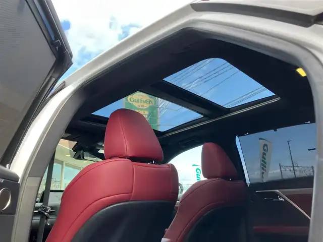 レクサス ＲＸ 200t Fスポーツ 山口県 2017(平29)年 6.9万km ホワイトノーヴァガラスフレーク 純正SDナビ・フルセグTV/サイド・バックカメラ/パノラマガラスサンルーフ/赤レザーシート/・パワーシート/・シートベンチレーション/・シートヒーター/ステアリングヒーター/レーダークルーズコントロール/プリクラッシュセーフティ/レーンキープアシスト/ブラインドスポットモニター/ヘッドアップディスプレイ/インテリジェントクリアランスソナー/パワーバックドア/LEDオートライト/LEDフォグ/スマートキー、カードキー/ETC2.0