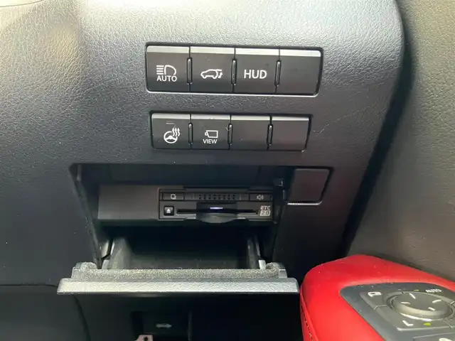 レクサス ＲＸ 200t Fスポーツ 山口県 2017(平29)年 6.9万km ホワイトノーヴァガラスフレーク 純正SDナビ・フルセグTV/サイド・バックカメラ/パノラマガラスサンルーフ/赤レザーシート/・パワーシート/・シートベンチレーション/・シートヒーター/ステアリングヒーター/レーダークルーズコントロール/プリクラッシュセーフティ/レーンキープアシスト/ブラインドスポットモニター/ヘッドアップディスプレイ/インテリジェントクリアランスソナー/パワーバックドア/LEDオートライト/LEDフォグ/スマートキー、カードキー/ETC2.0