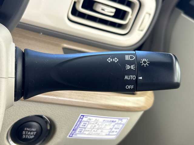 スズキ ラパン X 奈良県 2015(平27)年 6.8万km フォーンベージュメタリック/ホワイト2トーンルーフ 社外8インチナビ/フルセグTV/Bluetoothオーディオ/DVD再生/バックカメラ/衝突軽減ブレーキ/横滑り防止/デジタルインナーミラー型前後ドラレコ/エネチャージ/スマートキー/プッシュスタート/純正キセノンヘッドライト/運転席シートヒーター/ETC/アイドリングストップ/ウインカーミラー