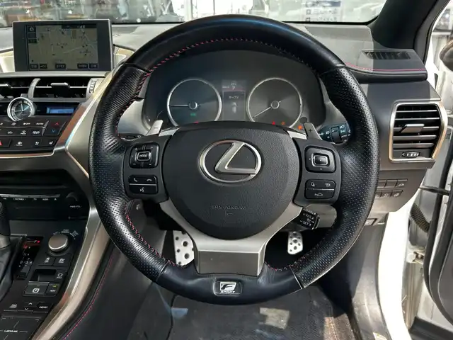 レクサス ＮＸ 300h Fスポーツ 富山県 2015(平27)年 7.9万km ホワイトノーヴァガラスフレーク 純正ナビ（TV/CD/DVD/BT/AMFM/USB/AUX)/パワーバックバックドア/前席パワーシート/ハンドルヒーター/クルーズコントロール（追従あり）/ETC/プッシュスタート/スマートキー（スペア1本）/純正18インチホイール/前席シートヒーター/サンルーフ/純正フロアマット/衝突軽減ブレーキ/横滑り防止