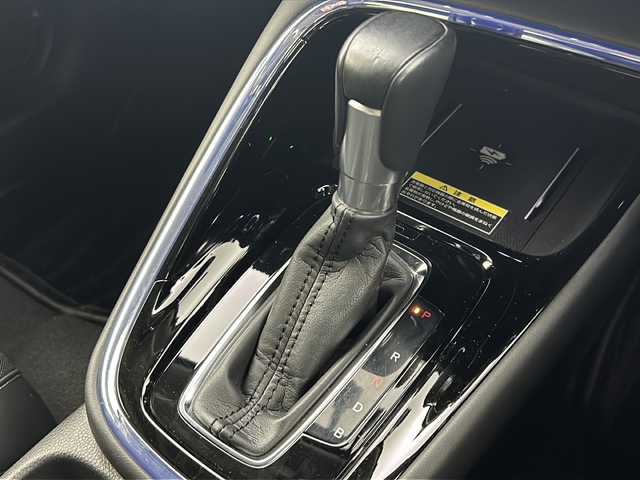 ホンダ ヴェゼル ハイブリッド e:HEV Z 岐阜県 2022(令4)年 2.4万km クリスタルブラックパール ホンダセンシング/・追従型クルーズコントロール/・後退出庫サポート/・レーンキープ/純正ナビ/・ホンダコネクトディスプレイナビ/・Bluetooth/・フルセグTV/ハンドルヒーター/シートヒーター/バックカメラ/電動リアゲート/LEDヘッドライト/・フォグランプ/・オートライト/・オートマチックハイビーム/ETC/ワイアレス充電/純正フロアマット