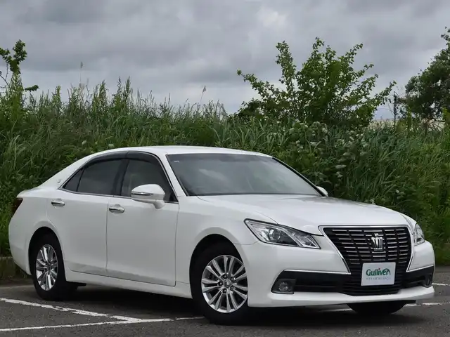 トヨタ クラウン ロイヤル ロイヤルサルーン 福岡県 2013(平25)年 6.6万km ホワイトパールクリスタルシャイン 純正HDDナビ/　CD/DVD/フルセグTV/BT/バックカメラ/スマートキー/プッシュスタート/クルーズコントロール/純正HIDヘッドライト/純正16インチアルミ/純正フロアマット/トランクイージークローザー/前席パワーシート/シートカバー/革巻きステアリング/ステアリングスイッチ/保証書/取扱説明書
