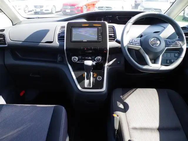 日産 セレナ ハイウェイスターVセレクションⅡ 千葉県 2019(平31)年 4.4万km マルーンレッド 2トーン エマージェンシーブレーキ/クルーズコントロール/アイドリングストップ/両側パワースライドドア/社外メモリーナビ/地デジTV/【DVD/CD再生機能　Bluetooth接続】/バックカメラ/ETC/LEDヘッドライト/フォグライト/ウインカーミラー/純正16インチアルミホイル/インテリジェントキー
