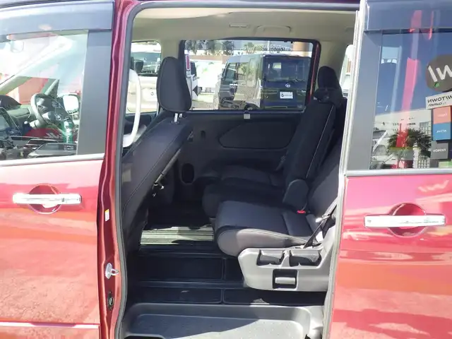 日産 セレナ ハイウェイスターVセレクションⅡ 千葉県 2019(平31)年 4.4万km マルーンレッド 2トーン エマージェンシーブレーキ/クルーズコントロール/アイドリングストップ/両側パワースライドドア/社外メモリーナビ/地デジTV/【DVD/CD再生機能　Bluetooth接続】/バックカメラ/ETC/LEDヘッドライト/フォグライト/ウインカーミラー/純正16インチアルミホイル/インテリジェントキー