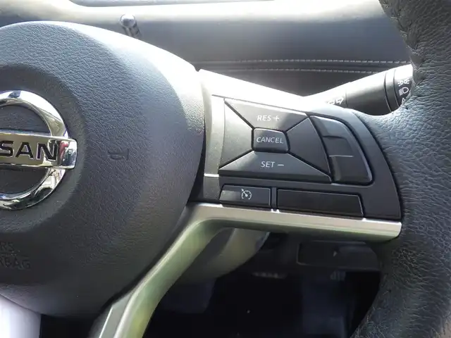 日産 セレナ ハイウェイスターVセレクションⅡ 千葉県 2019(平31)年 4.4万km マルーンレッド 2トーン エマージェンシーブレーキ/クルーズコントロール/アイドリングストップ/両側パワースライドドア/社外メモリーナビ/地デジTV/【DVD/CD再生機能　Bluetooth接続】/バックカメラ/ETC/LEDヘッドライト/フォグライト/ウインカーミラー/純正16インチアルミホイル/インテリジェントキー