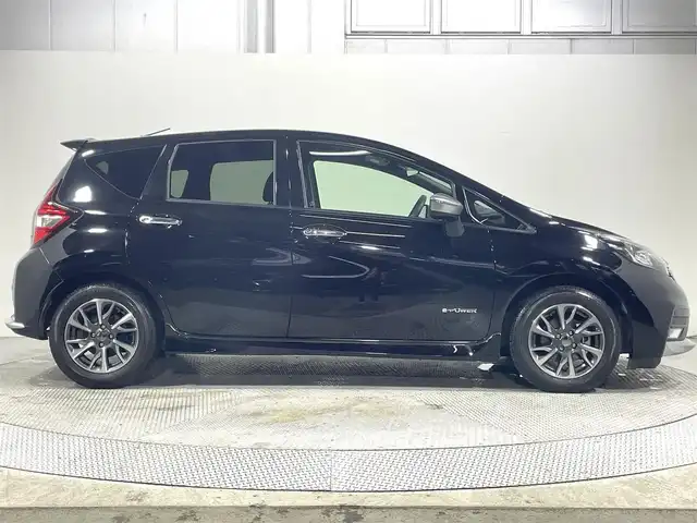日産 ノート e－パワーオーテック 大阪府 2020(令2)年 1.3万km スーパーブラック 社外ナビ(フルセグ/DVD再生/Bluetooth) バックカメラ ETC 衝突軽減 レーンアシスト クリアランスソナー ドラレコ オートライト スマートキー プッシュスタート 禁煙車