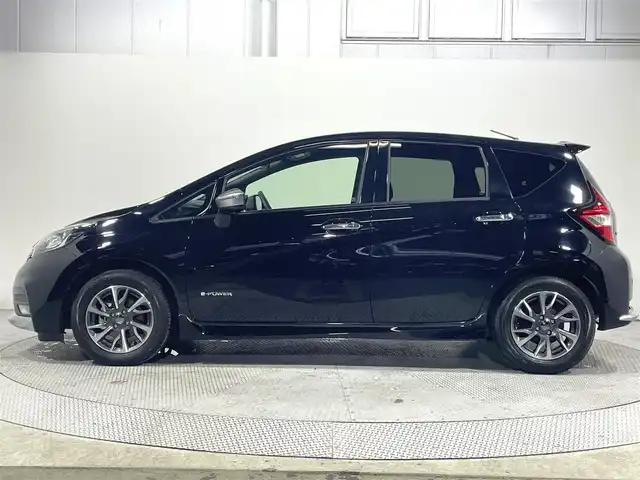 日産 ノート e－パワーオーテック 大阪府 2020(令2)年 1.3万km スーパーブラック 社外ナビ(フルセグ/DVD再生/Bluetooth) バックカメラ ETC 衝突軽減 レーンアシスト クリアランスソナー ドラレコ オートライト スマートキー プッシュスタート 禁煙車