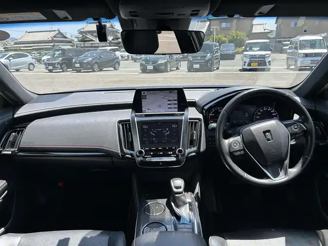 トヨタ クラウン ハイブリッド RS リミテッド 熊本県 2020(令2)年 7万km プレシャスブラックパール サンルーフ/黒本革シート/純正SD8インチナビ/・フルセグ/DVD/M-SD/USB/Bluetooth/10スピーカーサウンドシステム/パノラミックビューモニター/カラーヘッドアップディスプレイ/トヨタセーフティセンス/・プリクラッシュセーフティ/・レーダークルーズコントロール/・プリクラッシュセーフティ/・アダプティブハイビームシステム/・レーントレーシングアシスト/・ロードサインアシスト/LEDオートヘッドライト/ブラインドスポットモニター/インテリジェントクリアランスソナー/リヤクロストラフィックアラート/パーキングサポートブレーキ/パドルシフト/電動パーキング/ステアリングヒーター/前席シートヒーター/エアシート/前席パワーシート/スマートキー×2/ETC2.0/ドライブレコーダー/禁煙車